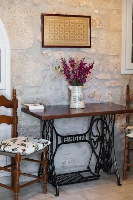 Kariá La Casa Di Bella A Tradional Stone House With Barbecueヴィラ エクステリア 写真