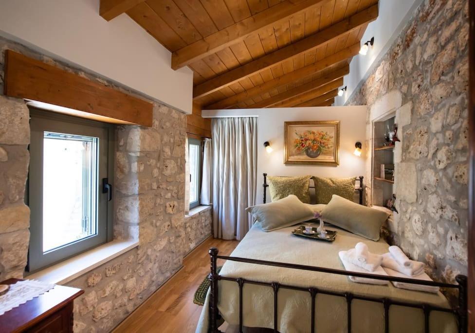 Kariá La Casa Di Bella A Tradional Stone House With Barbecueヴィラ エクステリア 写真