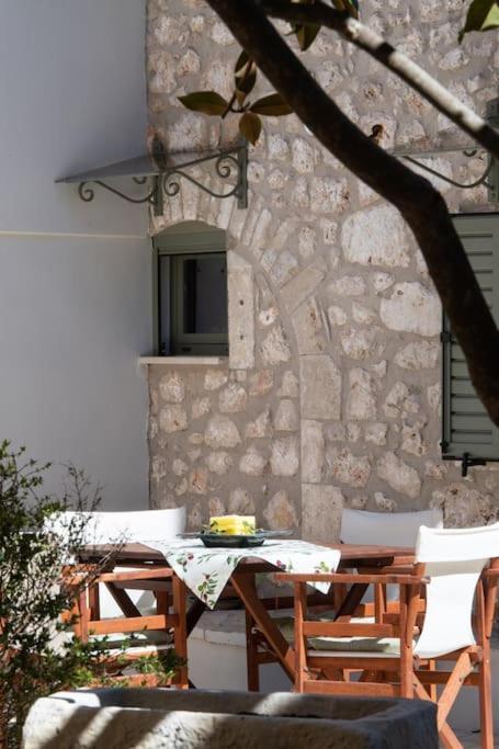 Kariá La Casa Di Bella A Tradional Stone House With Barbecueヴィラ エクステリア 写真