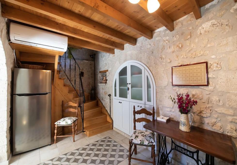 Kariá La Casa Di Bella A Tradional Stone House With Barbecueヴィラ エクステリア 写真