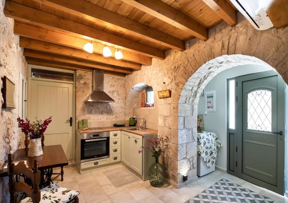 Kariá La Casa Di Bella A Tradional Stone House With Barbecueヴィラ エクステリア 写真