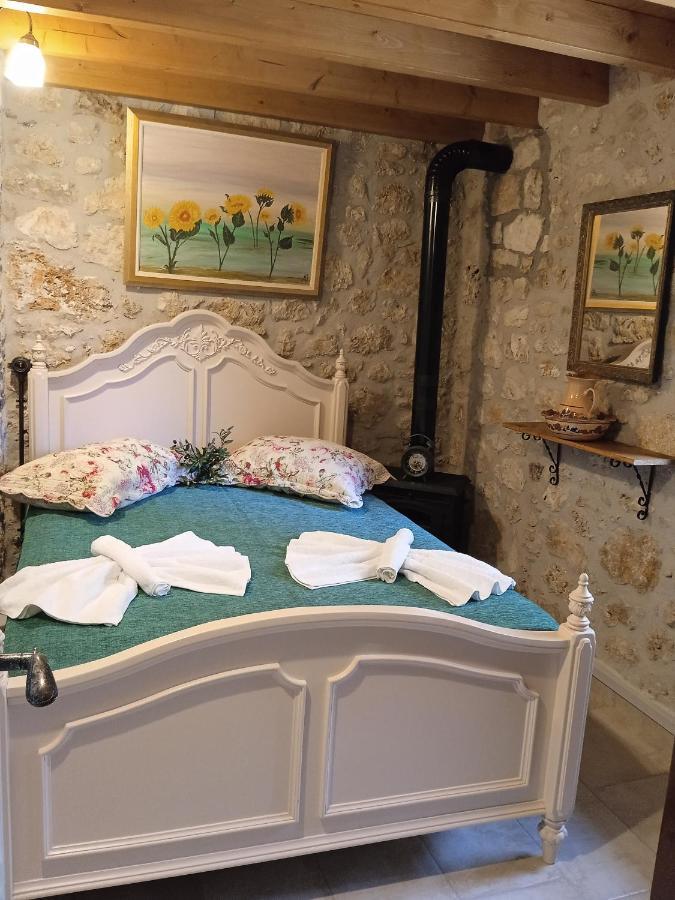Kariá La Casa Di Bella A Tradional Stone House With Barbecueヴィラ エクステリア 写真
